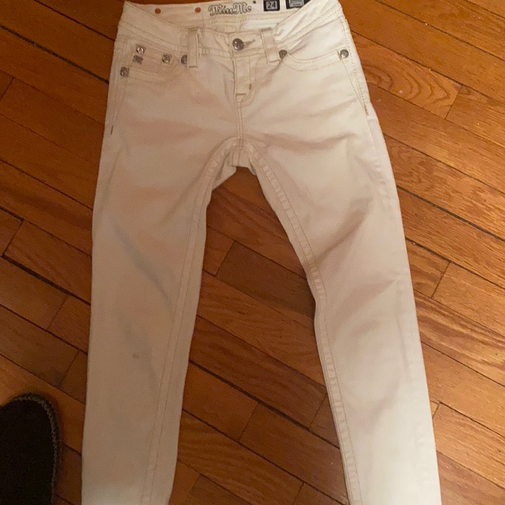 Gently used Miss Me signature, really cute jeans